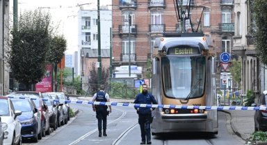 Brüksel'deki saldırının vurularak yakalanan şüphelisi öldü