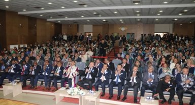 ÇAKÜ'de akademik yılı açılışı ve fahri doktora takdim töreni düzenlendi