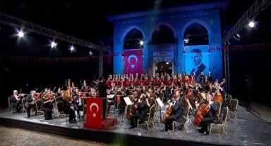 CSO ve Devlet Çoksesli Korosu, Cumhuriyet Müzesi bahçesinde "100. Yıl Konseri" verdi