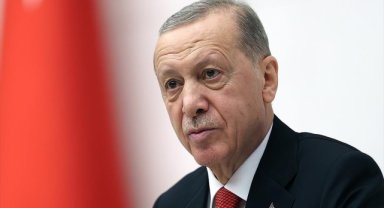 Cumhurbaşkanı Erdoğan, partisinin olağanüstü kongre hazırlıklarına ilişkin kurmaylarından bilgi aldı