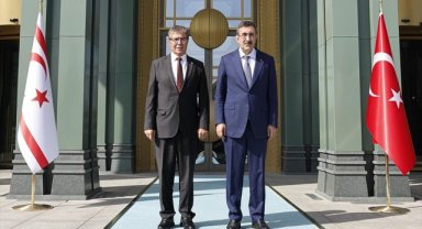 Cumhurbaşkanı Yardımcısı Yılmaz, KKTC Başbakanı Üstel ile bir araya geldi