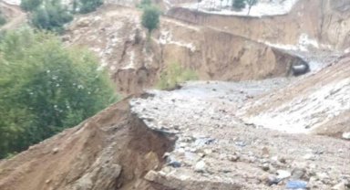 Diyarbakır Kulp'ta yağıştan etkilenen iki mahalledeki okullarda eğitime 3 gün ara verildi