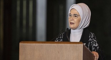 Emine Erdoğan: Koruyucu ailelerden yegane beklentimiz, yavrularımıza huzurlu bir yuva sunmalarıdır