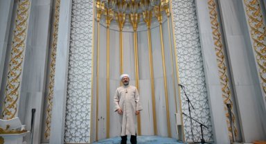 Erbaş, İsrail'in saldırılarında hayatını kaybeden Filistinliler için gıyabi cenaze namazı kıldırdı: