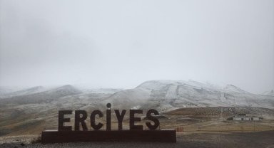 Erciyes'in yüksek kesimlerinde kar kalınlığı 30 santimetre ölçüldü