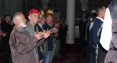 Filistin’de hayatını kaybedenler için gıyabi cenaze namazı kılındı