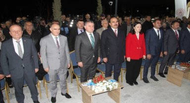 Gençlik ve Spor Bakanı Osman Aşkın Bak, gençleri tarıma yönlendirdi