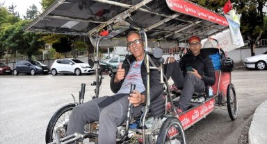 Güneş panelli bisikletle Fas'tan Dubai'ye BM İklim Değişikliği Konferansı için pedal çeviriyorlar