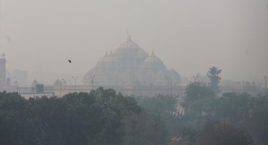 Hindistan'ın başkenti Yeni Delhi'de hava kirliliğinin "düşük" kategorisine ulaştığı bildirildi