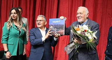 Başkan Büyükkılıç, Büyük İlgi Gören Yazar İlber Ortaylı'nın Söyleşisine Katıldı