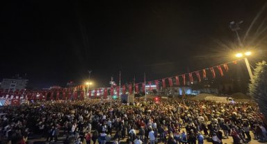 İç Anadolu'da Cumhuriyet'in 100. yılı dolayısıyla fener alayları düzenlendi