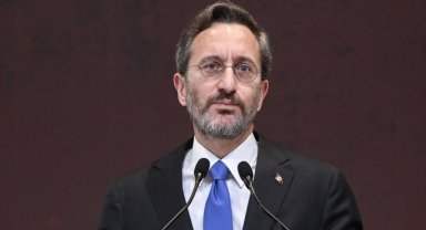 İletişim Başkanı Altun, Avrupa Şampiyonası'na katılmaya hak kazanan A Milli Futbol Takımı'nı kutladı