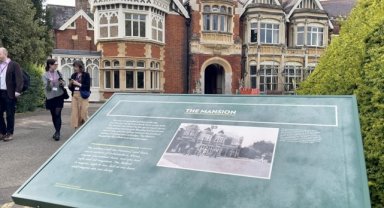 İngiltere, ilk küresel "Yapay Zeka Güvenliği Zirvesi"ne ev sahipliği yapacak