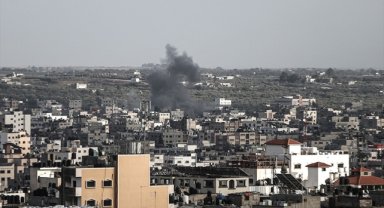 İsrail ordusu abluka altındaki Gazze Şeridi'ne saldırı başlattığını duyurdu