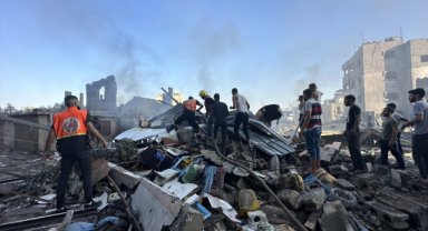 İsrail'in Gazze Şeridi'ndeki bir camiye saldırısında ölen ve yaralılar olduğu belirtildi