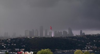 İstanbul'da yarın için kuvvetli sağanak uyarısı