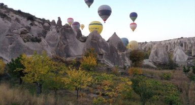Kapadokya turistlere sonbahar fonuyla da fotoğraf çektirme imkanı sunuyor