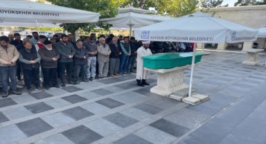 Kayseri'de kamyonun altında kalıp ölen engelli gencin cenazesi toprağa verildi