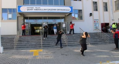 Kayseri'de okulda yangın tatbikatı yapıldı