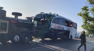 Kayseri'de refüje çarpan yolcu otobüsündeki 15 kişi yaralandı