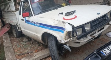 Kırıkkale'de kontrolden çıkan kamyon park halindeki 5 araca çarptı