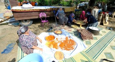 Kırklarelili köy kadınları "kışlık yiyecek" mesaisinde