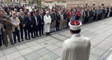 Konya ve çevre illerde Filistin'de hayatını kaybedenler için gıyabi cenaze namazı kılındı 