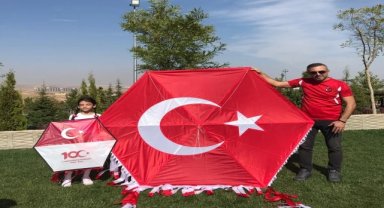Konya'da Cumhuriyetin 100. yılı etkinlikleri kapsamında uçurtma şenliği düzenlendi