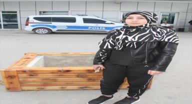 Konya'da sahipsiz köpeklerin saldırısına uğrayan kadın yaralandı