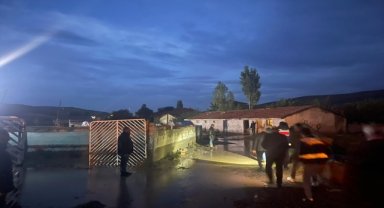 Konya'da şiddetli yağış sele neden oldu