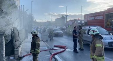 Küçükçekmece'de metruk binada çıkan yangın ulaşımı aksattı