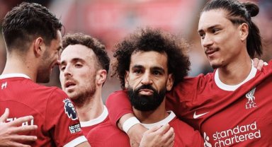 Liverpool, "Merseyside" derbisini Salah'ın golleriyle kazandı