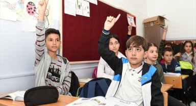 MEB, ortaokul ve liselerde yapılacak yazılı sınavlara ilişkin örnek soru kitapçığı yayımladı 