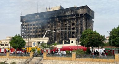 Mısır'da İsmailiye Emniyet Müdürlüğünde çıkan yangında 38 kişi yaralandı