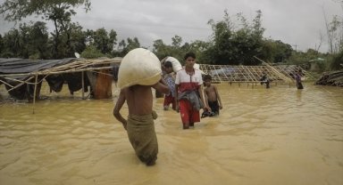 Myanmar'daki sellerden dolayı yerinden olan kişi sayısı 27 bini aştı