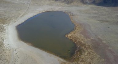 Nemrut Dağı'ndaki yaylalarda konaklayan göçerler dönüş için hazırlıklara başladı