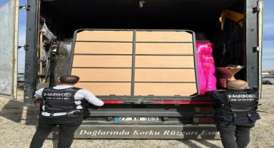 Nevşehir'de nakliye kamyonunda 98 kilogram uyuşturucu ele geçirildi