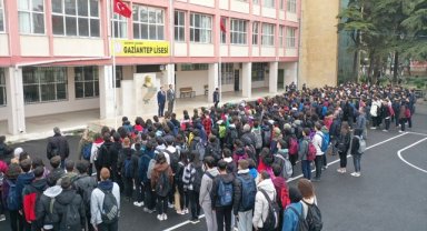 Okullarda Filistin'deki saldırılarda hayatını kaybeden çocuklar için saygı duruşunda bulunulacak