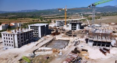 Osmaniye Sumbas'ta yapımı süren 190 deprem konutunun aralıkta teslimi planlanıyor
