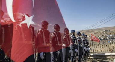 PKK'lı teröristlerin katlettiği 33 Yavi şehidi mezarları başında anıldı