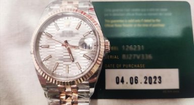 Sabiha Gökçen Havalimanı'nda yaklaşık 7,6 milyon liralık 15 kol saatine el konuldu