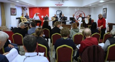 Sanatçı Tahir Aydoğdu, Cumhuriyet'in 100. yılında 100 kişiyle Atatürk'ün sevdiği şarkıları seslendirecek 