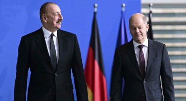 Scholz ve Aliyev telefonda görüştü