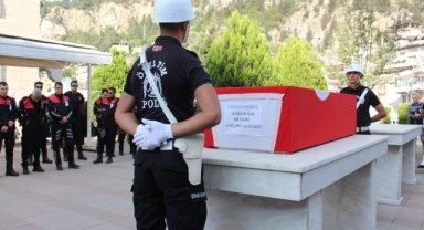 Şehit polis memuru Emirhan Şimşek'in cenazesi Hatay'da defnedildi