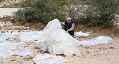 Sivas'ta arazide çok sayıda gelinlik bulundu