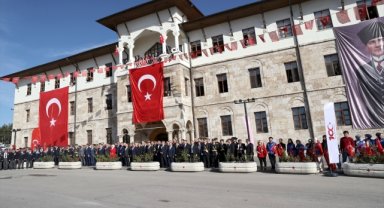 Sivas'ta Cumhuriyet'in ilanını kutlayanların yansıdığı fotoğraf karesi yeniden oluşturuldu