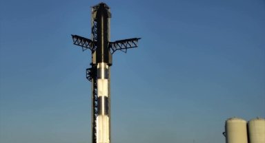 SpaceX, Starship'in fırlatılmasını geciktirdiği için ABD'nin düzenleyici tedbirlerini eleştirdi