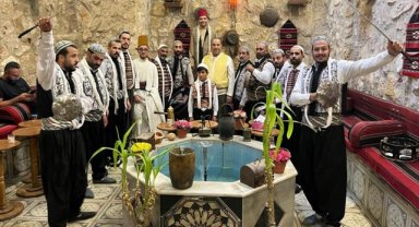 Suriye'nin geleneksel oyun havası Ürdün'de yerel adetlerle harmanlanarak sergileniyor