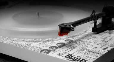 The Beatles'ın 43 yıl önce ölen üyesinin sesinin yapay zekayla dahil edildiği şarkı gelecek hafta yayınlanacak