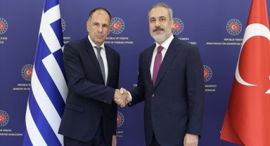 Yunanistan Dışişleri Bakanı Yerapetritis, mevkidaşı Fidan'la istişare sürecine girdiklerini belirtti
